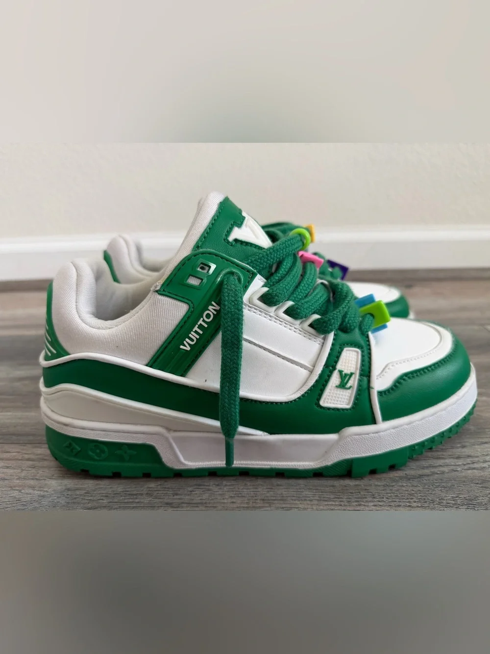 Louis Vuitton LV Maxi Trainer Green & White Sneakers with Multicolor size 9 - Picture 2 of 9